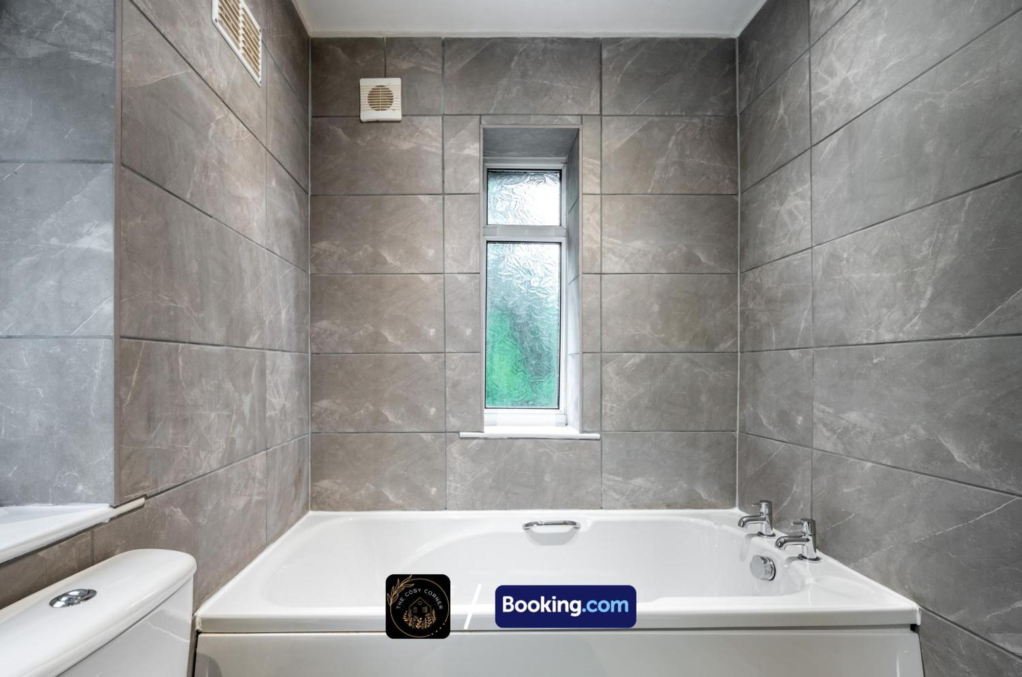 Cosy 3-Bed House, Garden & Free Parking In Stretford Διαμέρισμα Μάντσεστερ Εξωτερικό φωτογραφία