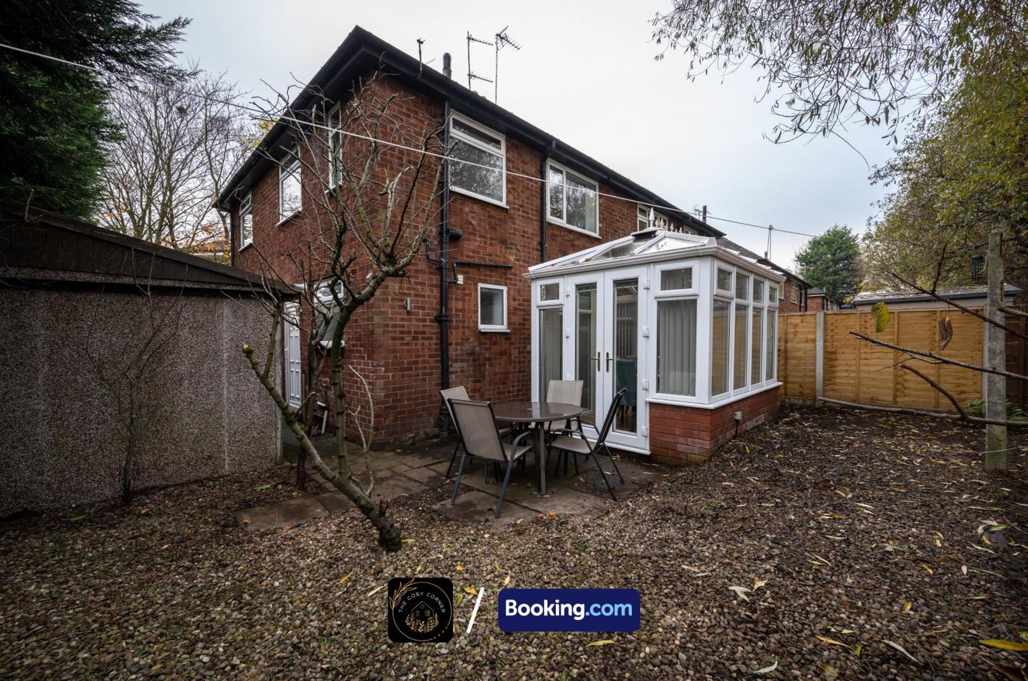 Cosy 3-Bed House, Garden & Free Parking In Stretford Διαμέρισμα Μάντσεστερ Εξωτερικό φωτογραφία